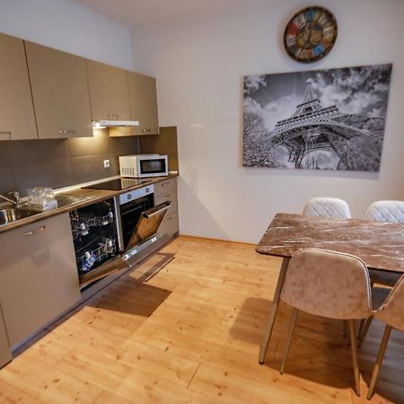 Turis Ferienwohnung 65-1 Triberg im Schwarzwald Esterno foto